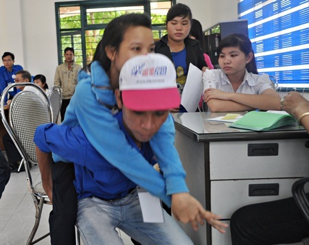 Thí sinh “da cam” ước mơ thi đỗ ngành Luật