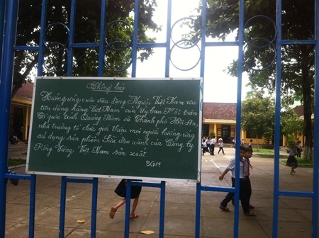 Nhà trường thông báo về việc tổ chức giới thiệu mọi người hưởng ứng sử dụng sản phẩm sữa