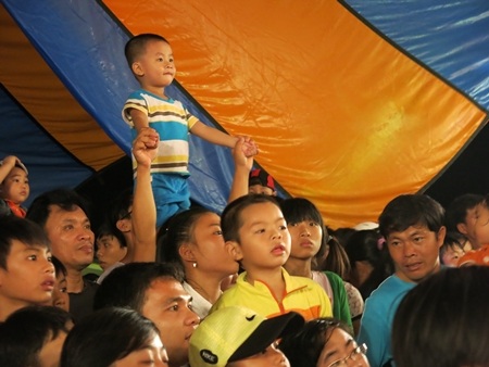 Quảng Nam:Trời mưa, vẫn rộn ràng trống lân vui trung thu