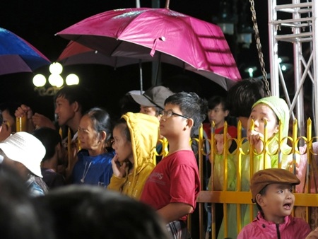 Quảng Nam:Trời mưa, vẫn rộn ràng trống lân vui trung thu