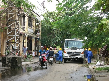 Cả thành phố khẩn trương khắc phục hậu quả bão lũ