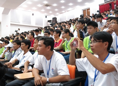 Có gần 800 sinh viên các trường ĐH, CĐ trong cả nước về Đà Nẵng tham dự OLP'13.