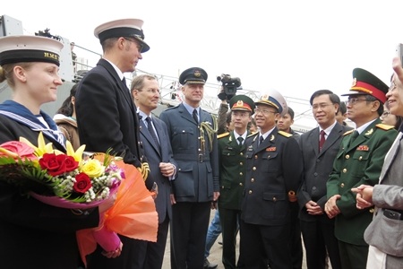 Lễ đón tàu được tổ chức trọng thể ngay tại cảng Tiên Sa 