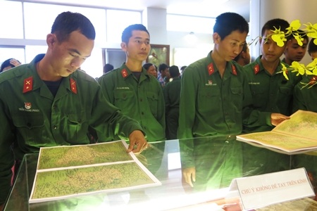 Nhiều tư liệu quý thu hút người xem