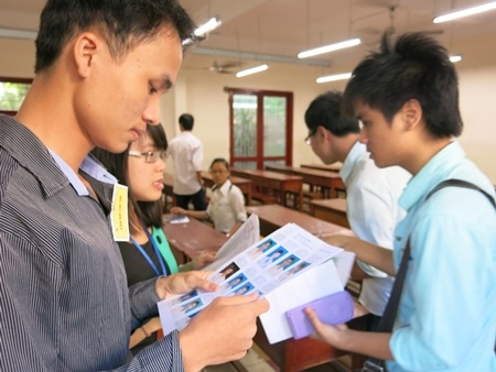Thí sinh dự thi vào ĐH Đà Nẵng năm 2013.