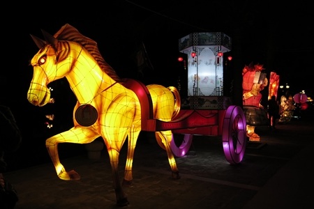 Rất nhiều đèn lồng tạo hình ngựa trong lễ hội đèn lồng Tết Giáp Ngọ