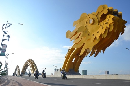 Điểm danh chốn hẹn hò lãng mạn ở Đà thành - 6 Nắng vàng, cát trắng, biển xanh dệt không gian lãng mạn cho những người đang yêu