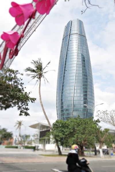 Tòa nhà Trung tâm hành chính TP Đà Nẵng đang dần hoàn thiện