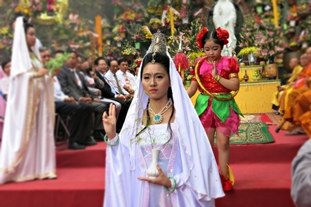Lễ rước Quán Thế Âm diễn ra trang nghiêm