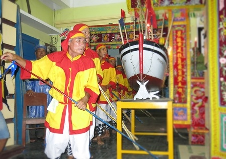 Lễ hội cầu ngư là một trong những truyền thống văn hóa đặc trưng của người dân vùng biển