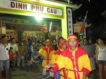 Lễ hội diễn ra trong không gian trước đình Phú Câu, và là cảng cá lớn ở phường 6, TP Tuy Hòa