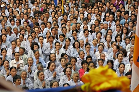 Hàng ngàn Phật tử trong và ngoài nước về lễ vía Đức Bồ Tát Quán Thế Âm