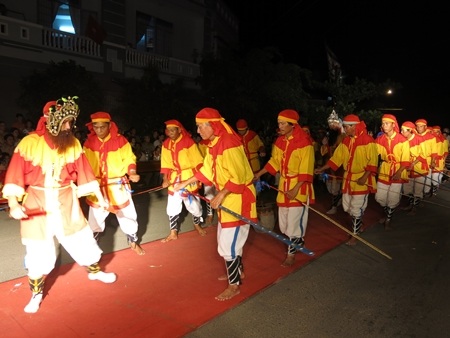 Lễ hội gửi gắm ước mong những chiếc thuyền ra khơi trở về đầy ắp tôm cá