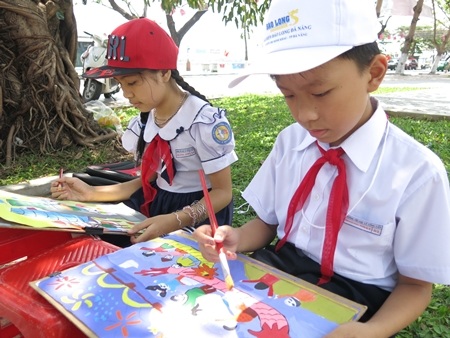 Học sinh thi vẽ tranh “Thành phố em yêu”