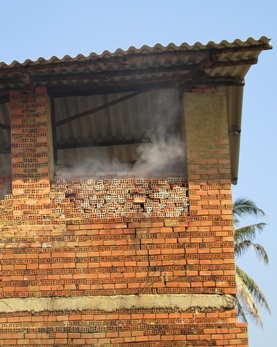 Khói lò gạch đã và đang “đốt cháy” làng quê