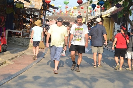 Vì sao dư luận “dậy sóng” vụ Hội An bán vé tham quan?