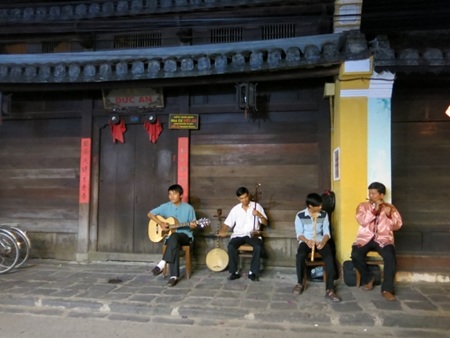 Vì sao dư luận “dậy sóng” vụ Hội An bán vé tham quan?