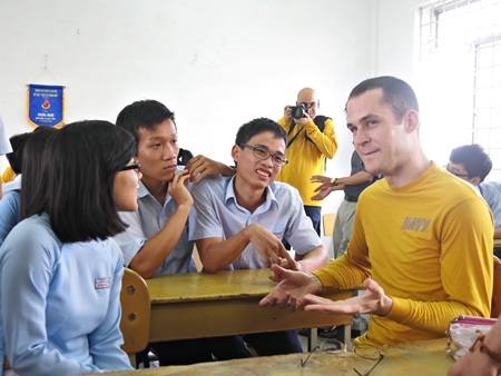  Buổi giao lưu tạo cơ hội cho các em HS Đà Nẵng trau dồi kỹ năng thực hành ngoại ngữ.