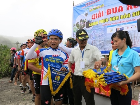 Rất đuối sức sau khi cán đích