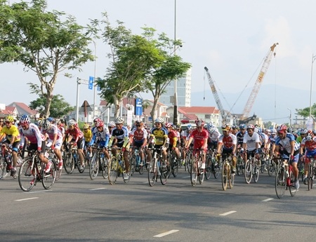 Thẳng hướng tuyến Võ Nguyên Giáp - Trường Sa đến giáp ranh tỉnh Quảng Nam