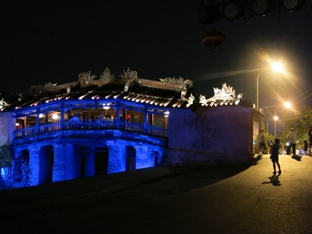 Vì sao dư luận “dậy sóng” vụ Hội An bán vé tham quan?