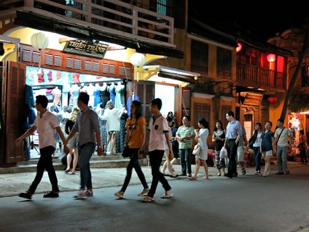 Vì sao dư luận “dậy sóng” vụ Hội An bán vé tham quan?