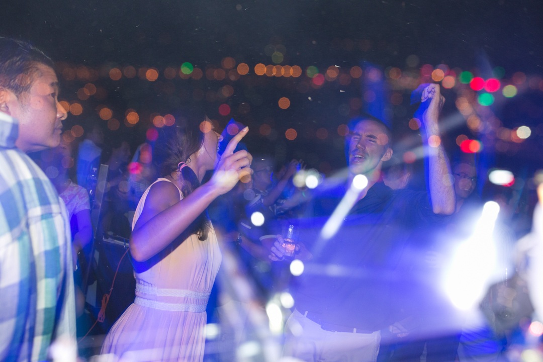  Khách đến với SKY36 ngất ngây trong âm thanh, ánh sáng ấn tượng của sky bar cao nhất Việt Nam