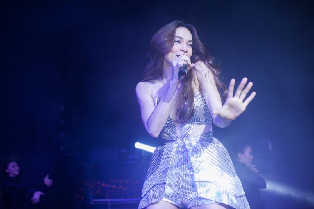  Hà Okio khiến khán giả Đà Nẵng ngây ngất với Your heart và bản hit Như là mơ