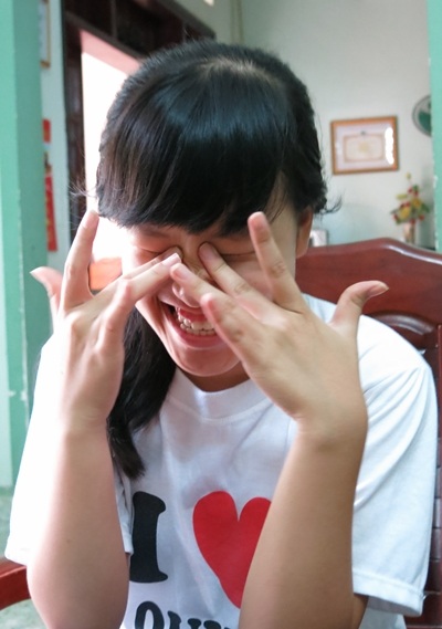 Con gái thi đại học đỗ cao trong niềm vui...