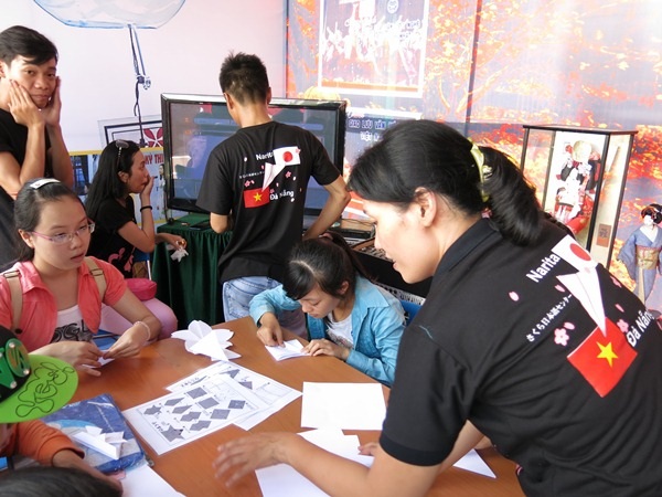 Thử gấp giấy nghệ thuật Orgami