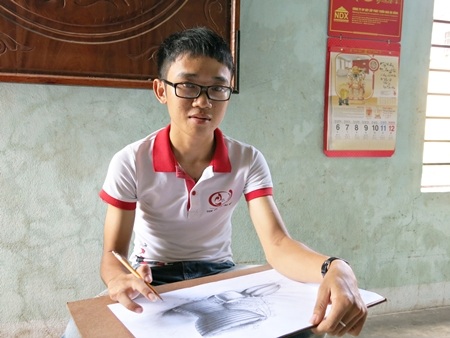 Vẽ với hai ngón tay, vẫn đỗ cao vào ngành Kiến trúc