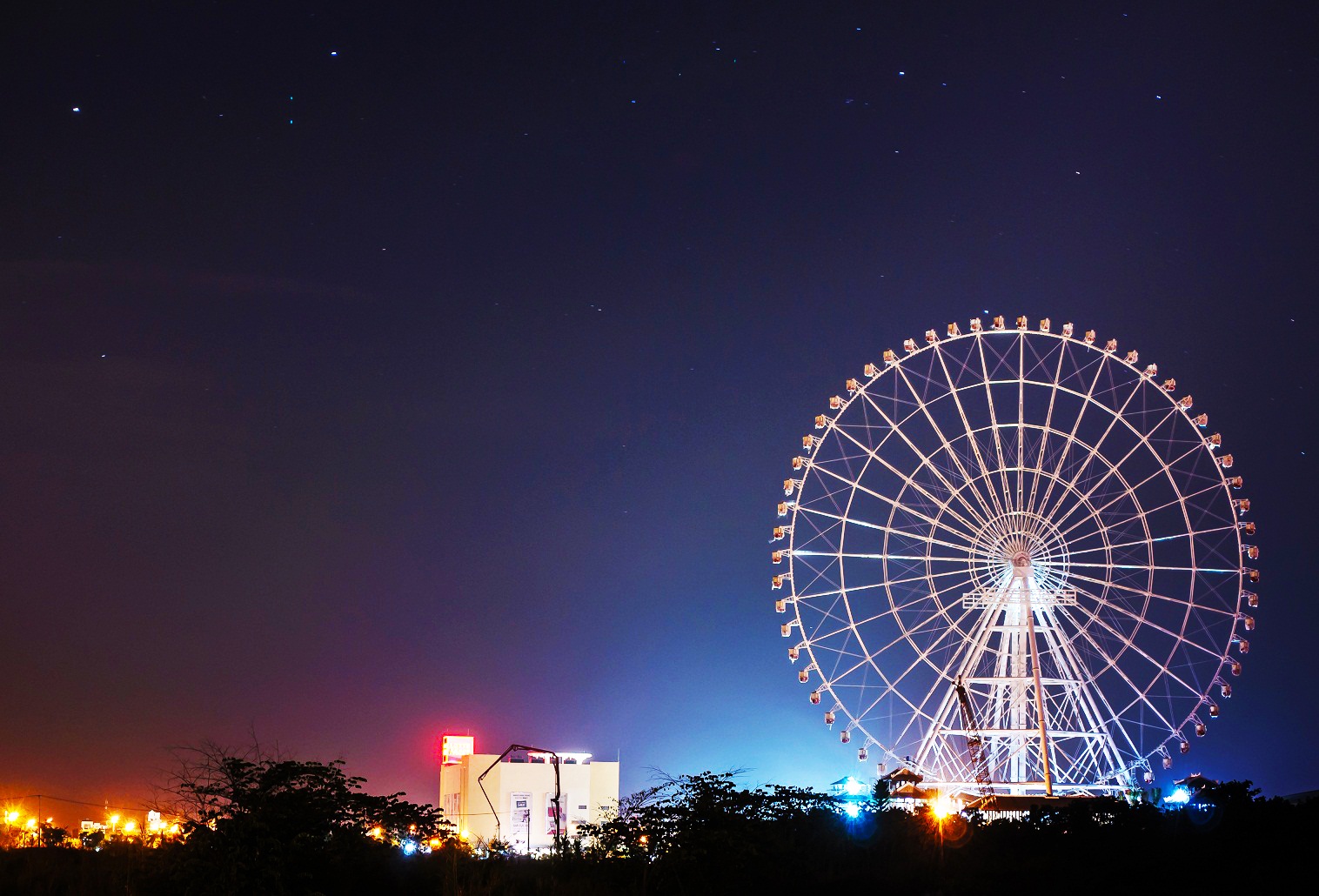 Khai trương "Vòng quay Mặt trời - Sun Wheel" - Top 10 vòng quay cao nhất thế giới - 8 Với