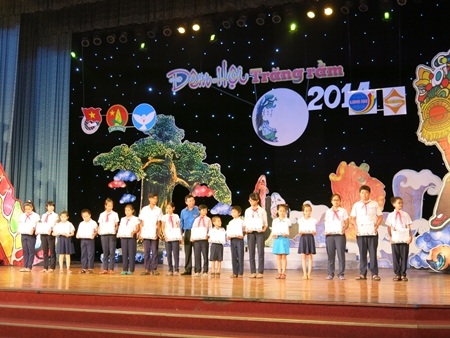 Chương trình thu hút hàng ngàn học sinh trong lứa tuổi thiếu niên, nhi đồng.