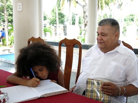 Tôi nhường trái tim tôi để ông sống mãi muôn đời