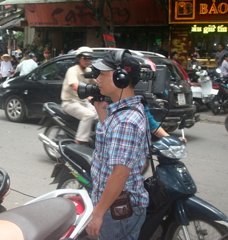 Vàng tăng giá, phóng viên thị trường toát mồ hôi - 10