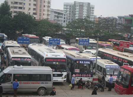 Lại kiến nghị thu phí đường bộ qua xăng dầu - 1 Lại kiến nghị thu phí đường bộ qua xăng dầu - 1