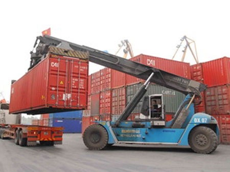 Tháo gỡ tình trạng đánh phí “vô tội vạ” của các chủ tàu biển - 1