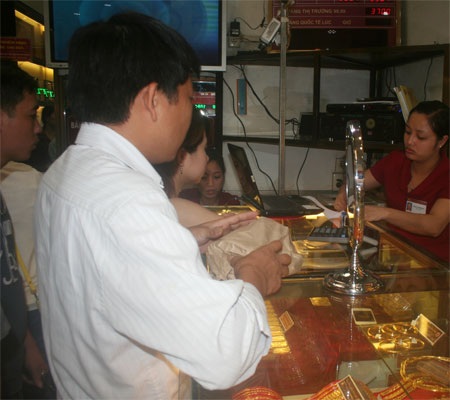 Nhà vàng hết sạch… vàng - 2