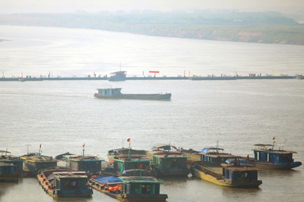 Tăng nặng mức xử phạt giao thông đường thủy - 1 Tăng nặng mức xử phạt giao thông đường thủy - 1