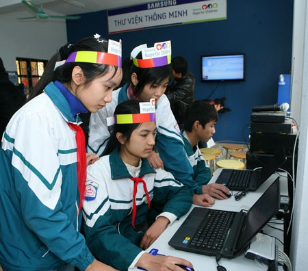 Tặng thư viện thông minh cho Trường THCS Thị trấn Chờ - 2