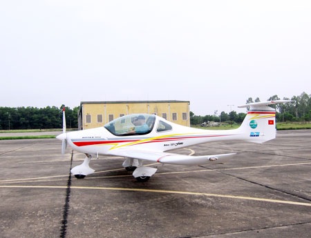 Cận cảnh bay thử trên máy bay cá nhân mới nhập về Việt Nam