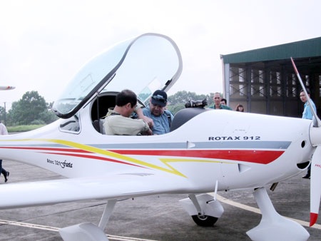 Cận cảnh bay thử trên máy bay cá nhân mới nhập về Việt Nam