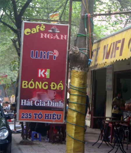 Kinh doanh, dịch vụ “hút khách” trước trận Việt Nam - Indonesia - 2