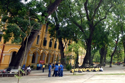 Phóng viên bị... thu phí khi tác nghiệp tại trường Chu Văn An - 1 Phóng viên bị... thu phí khi tác nghiệp tại trường Chu Văn An