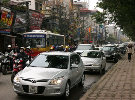 “Chưa rõ cơ sở thu phí phương tiện giờ cao điểm” - 2 Chưa rõ cơ sở khoa học và thực tiễn của đền xuất thu phí phương tiện
