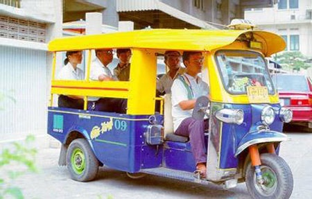 Xe tuk tuk không thay được xe máy! - 1 Xe tuk tuk được sử dụng khá phổ biến ở một số nước Đông Nam Á, nhưng ở