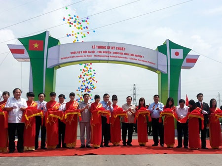 Thông xe kỹ thuật Quốc lộ 3 mới đoạn qua Thái Nguyên - 1 Đoạn tuyến chính Quốc lộ 3 mới đoạn qua Thái Nguyên đã thông xe sáng 13/7