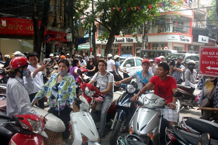 Kiến nghị lùi thời hạn xử phạt xe “không sang tên đổi chủ” - 1 Sẽ rất khó xử phạt đối với xe máy