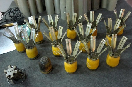 Bom bi quả dứa CBU 2A/A