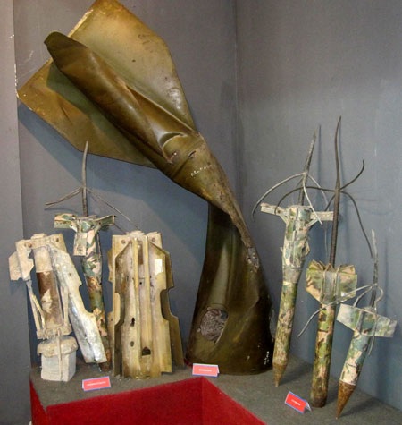 Và rất nhiều loại bom đạn khác mà quân đội nước ngoài đã sử dụng để